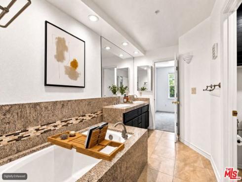 2233  Martin  309 , Irvine, CA