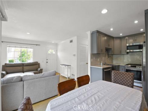 141 Oxford , Irvine, CA