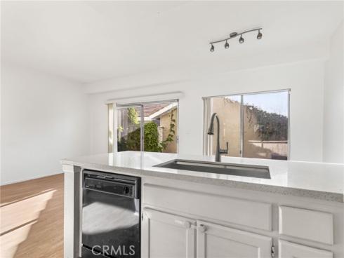 194 Greenmoor , Irvine, CA