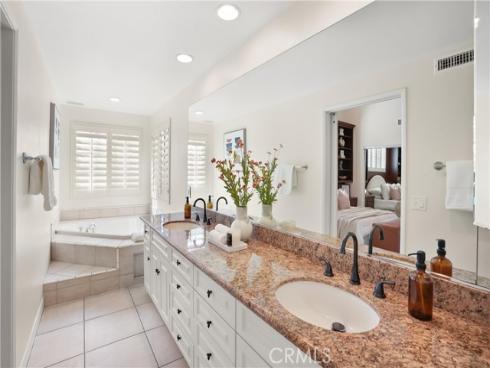 18  Timbergate  , Irvine, CA