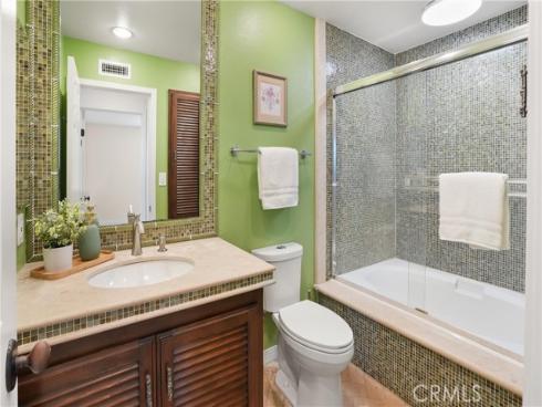 18  Timbergate  , Irvine, CA