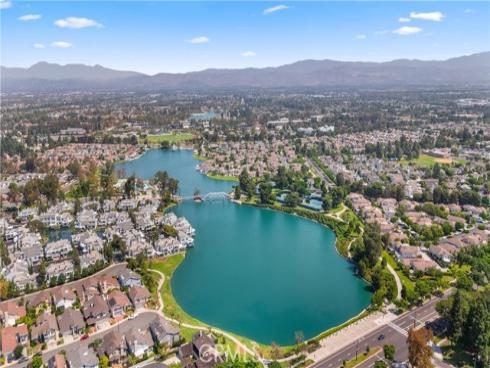 18  Timbergate  , Irvine, CA