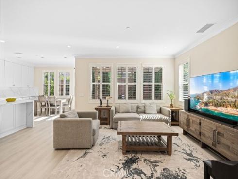 107  Overbrook  , Irvine, CA