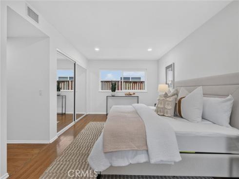 16 Angell Street, Irvine, CA