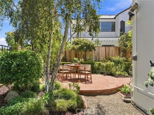 16 Angell Street, Irvine, CA