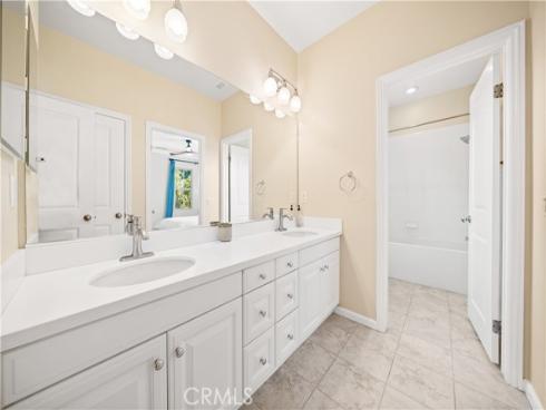 21 Fanpalm , Irvine, CA