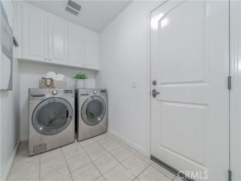 83 Twin Gables , Irvine, CA