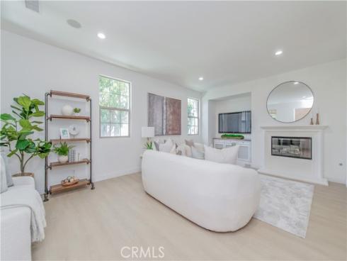 83 Twin Gables , Irvine, CA