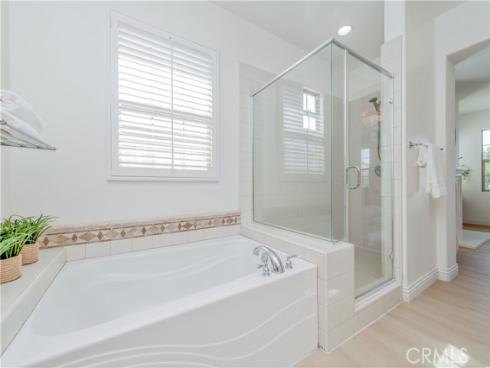 83 Twin Gables , Irvine, CA