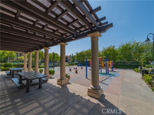 83 Twin Gables , Irvine, CA