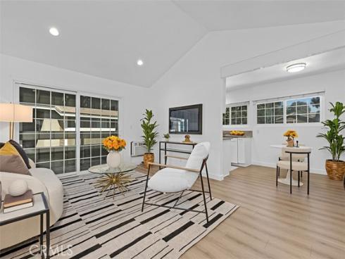 254 Streamwood , Irvine, CA