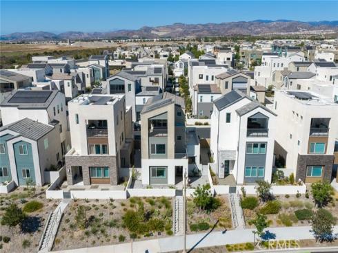 426 Treble , Irvine, CA