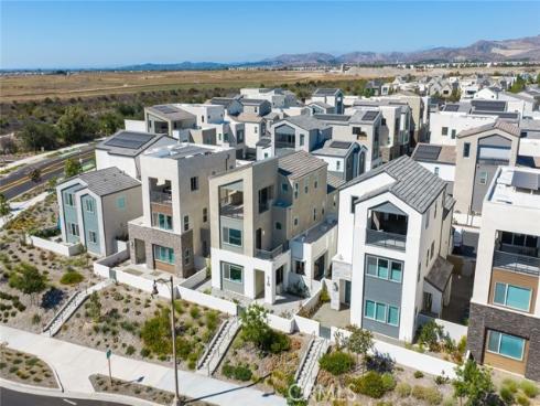 426 Treble , Irvine, CA