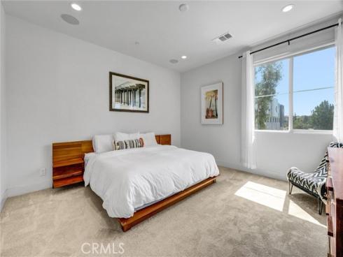 327  Novel  , Irvine, CA