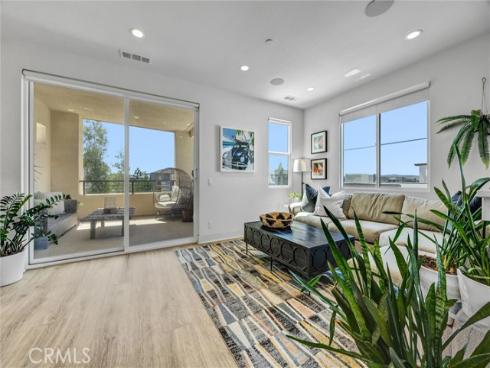 327  Novel  , Irvine, CA
