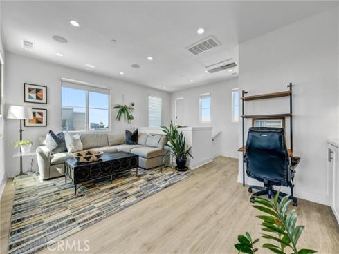327  Novel  , Irvine, CA