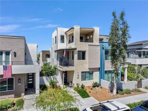 327  Novel  , Irvine, CA