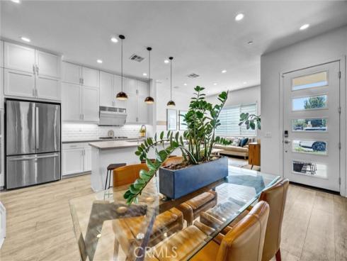 327  Novel  , Irvine, CA
