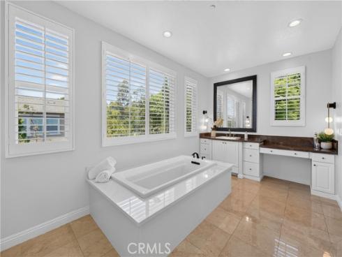 163  Fieldwood  , Irvine, CA