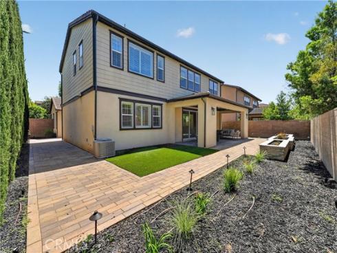 163  Fieldwood  , Irvine, CA