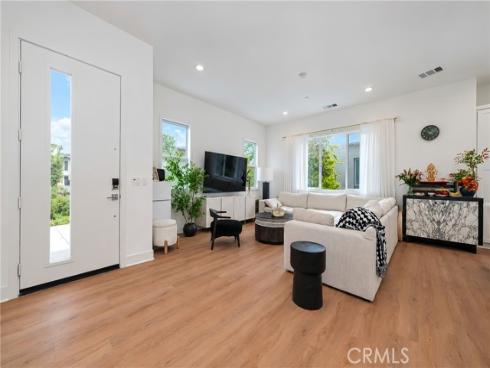 107 Sawbuck , Irvine, CA