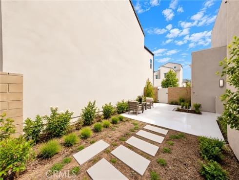 107 Sawbuck , Irvine, CA
