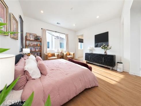 107 Sawbuck , Irvine, CA