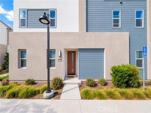 107 Sawbuck , Irvine, CA