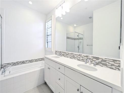 85  Thornhurst  , Irvine, CA