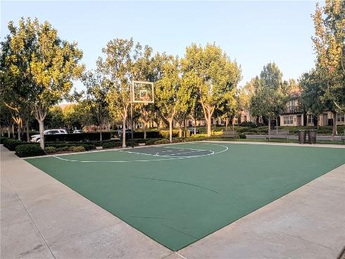 85  Thornhurst  , Irvine, CA