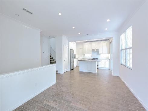 85  Thornhurst  , Irvine, CA