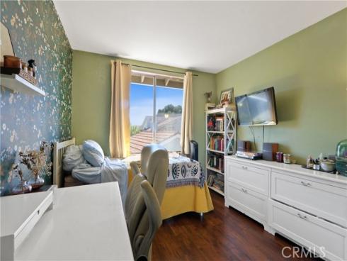 61 W Yale Loop  , Irvine, CA
