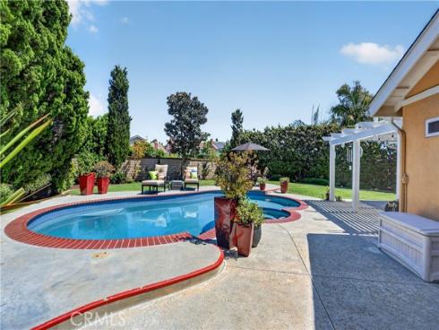 13 Calhoun , Irvine, CA