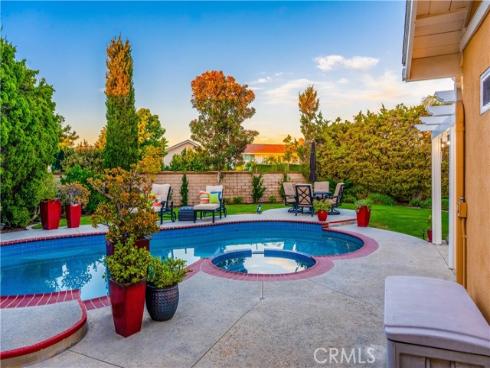 13 Calhoun , Irvine, CA