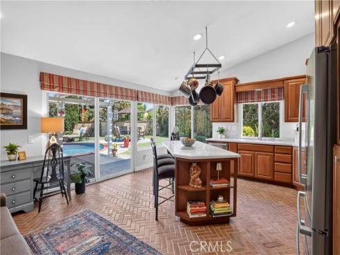 13 Calhoun , Irvine, CA