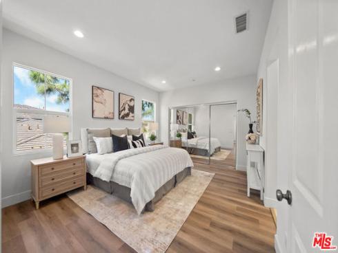 270  Lockford  , Irvine, CA