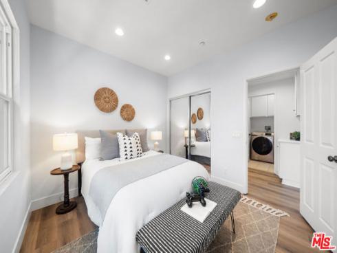 270  Lockford  , Irvine, CA