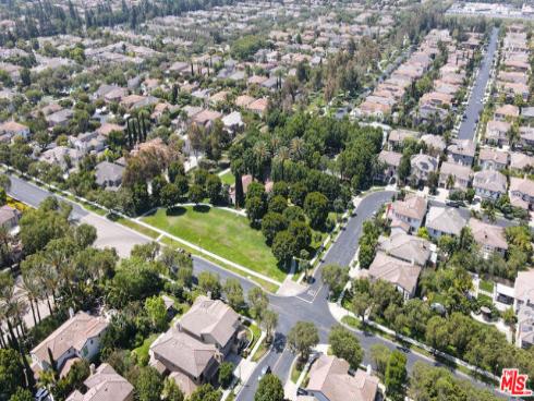 270  Lockford  , Irvine, CA