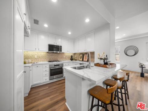 270  Lockford  , Irvine, CA