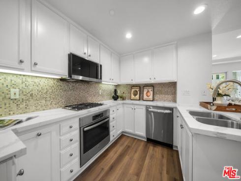270  Lockford  , Irvine, CA