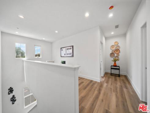 270  Lockford  , Irvine, CA