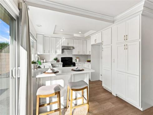 10  Goldenbush  , Irvine, CA