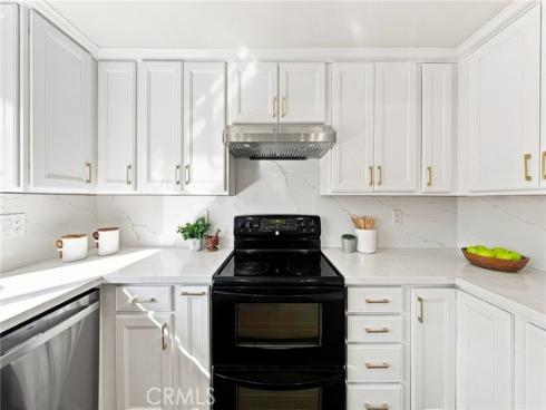 10  Goldenbush  , Irvine, CA