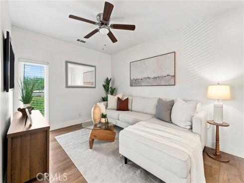 10  Goldenbush  , Irvine, CA
