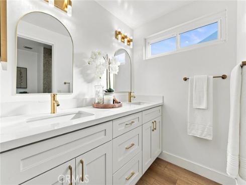 10  Goldenbush  , Irvine, CA