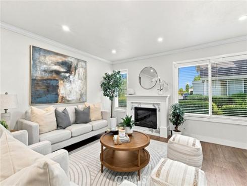 10  Goldenbush  , Irvine, CA