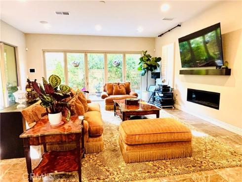 55 Fenway , Irvine, CA