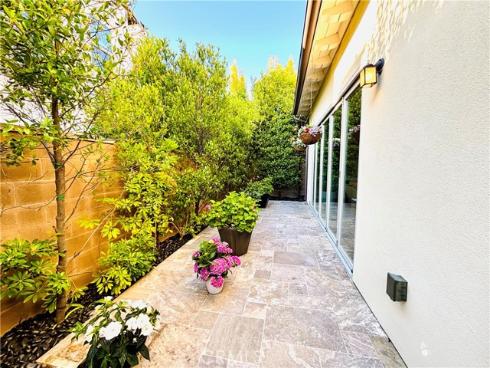 55 Fenway , Irvine, CA