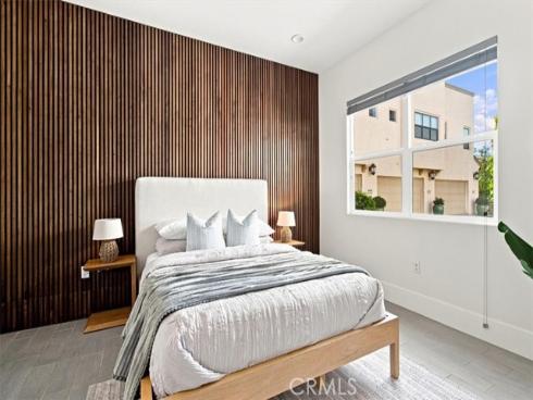 166 Follyhatch , Irvine, CA