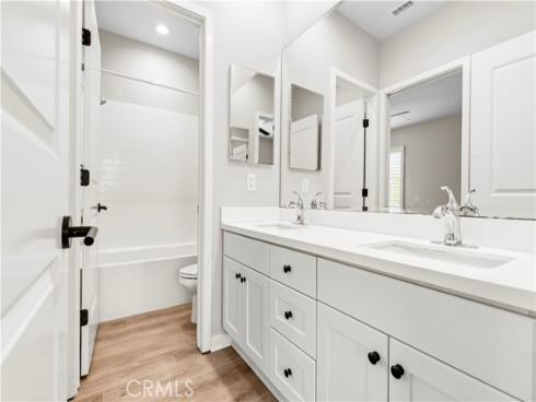 85 Kestrel , Irvine, CA